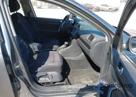 2010 Volkswagen Jetta S z USA, uszkodzony, nr VIN 3VWKX8AJ3AM626468